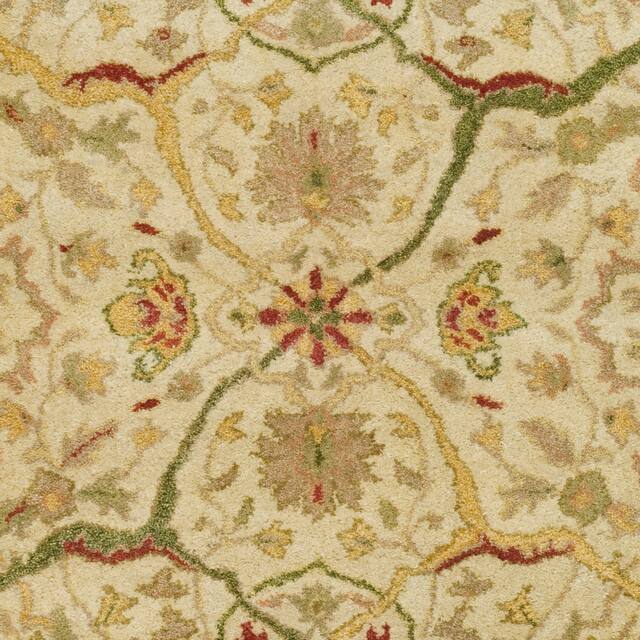 SAFAVIEH Handmade Antiquity Izora Traditional Oriental Wool Rug