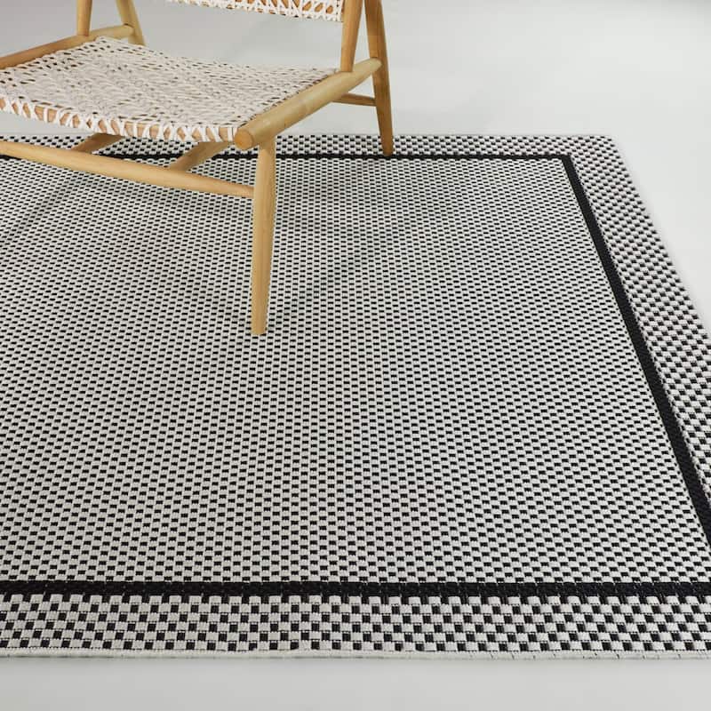 Loft Gracie Border Natural Design Indoor/Outdoor Area Rug - 5'3" x 7' - Cream