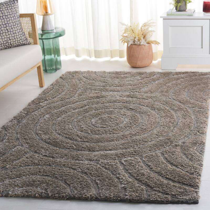 SAFAVIEH Handmade South Beach Daisha Shag Solid Polyester Rug - 6' x 9' - Silver