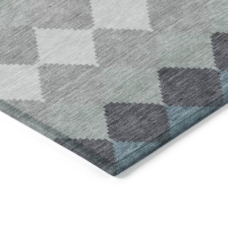Machine Washable Indoor/ Outdoor Modern Mosaic Chantille Rug