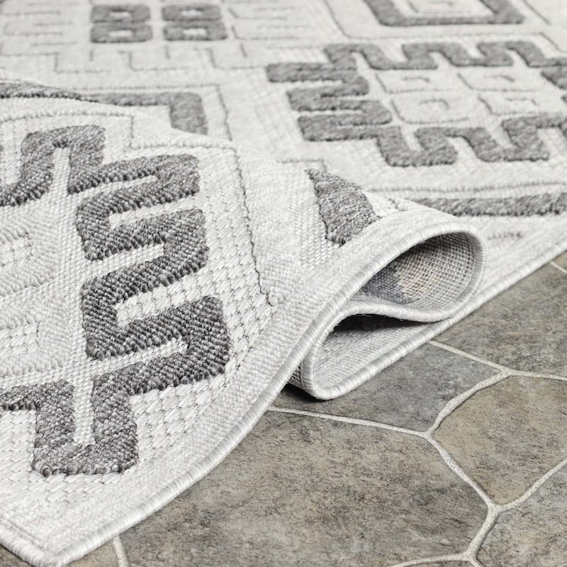 Superior Modern Geometric Diamonds Indoor Outdoor Area Rug