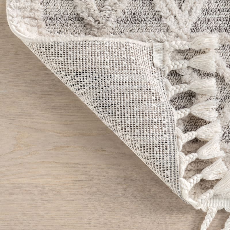Nuloom Ansley Moroccan Lattice Tassel Area Rug