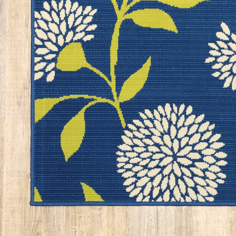 Catalina Chrysanthemum Floral Indoor/ Outdoor Rug