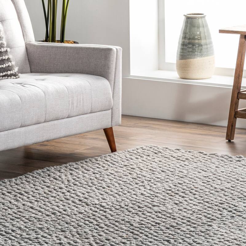 Nuloom Glendora Hand Woven Chevron Area Rug