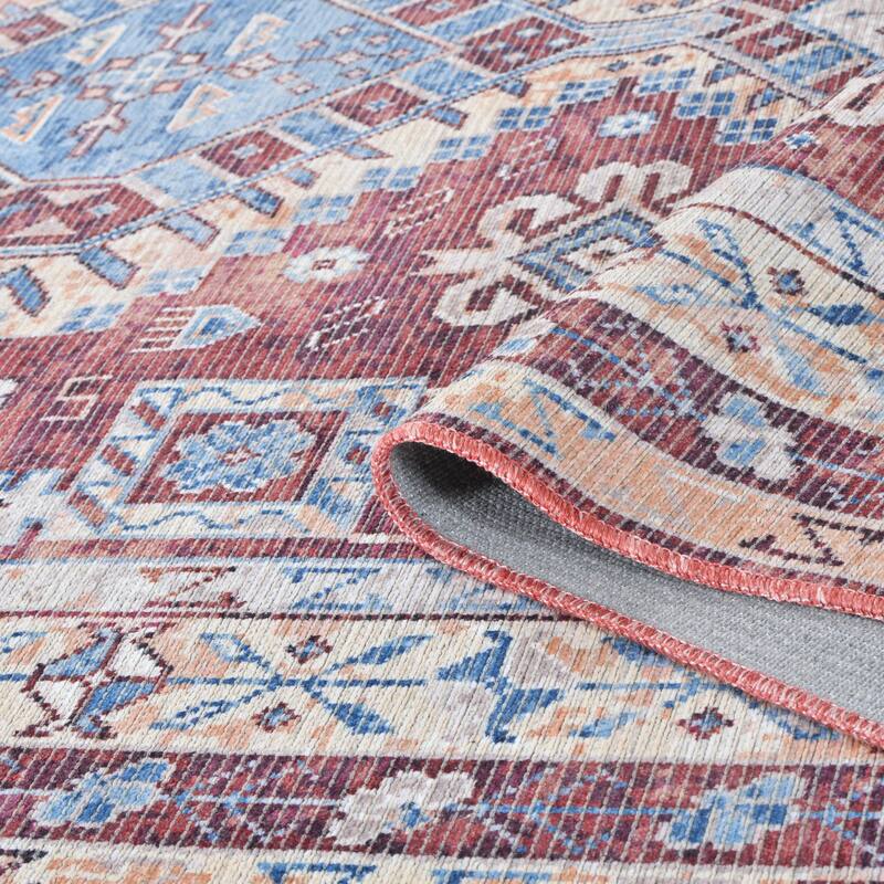 Alaska Machine-Washable Vintage Medallion Power-Loomed Area/Runner Rug
