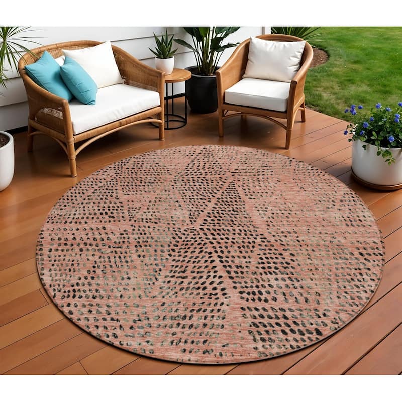 HomeRoots Geometric Transitional Rectangle Outdoor Rug - 8' Round