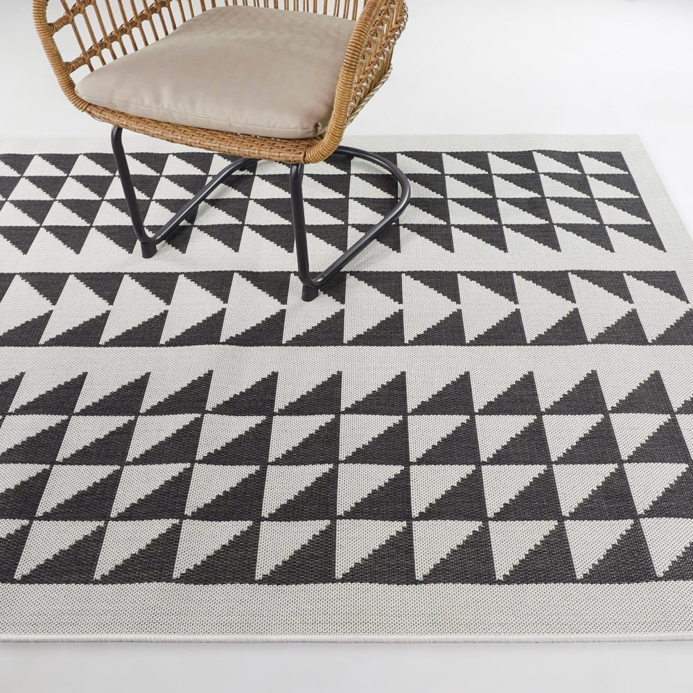 Bennett Transitional Geometric Indoor/Outdoor Area Rug