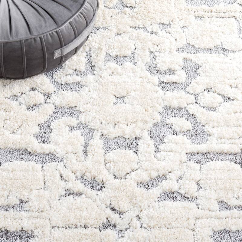 SAFAVIEH Lucia Shag Vladena Plush Rug - 6'7" x 9'