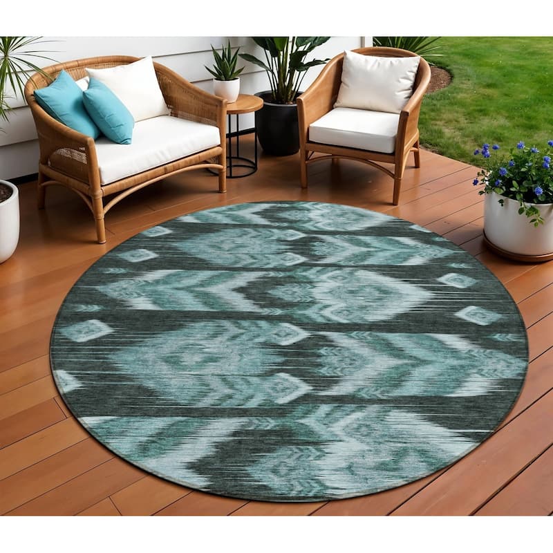 HomeRoots Southwestern Transitional Rectangle Outdoor Rug - 8' Round