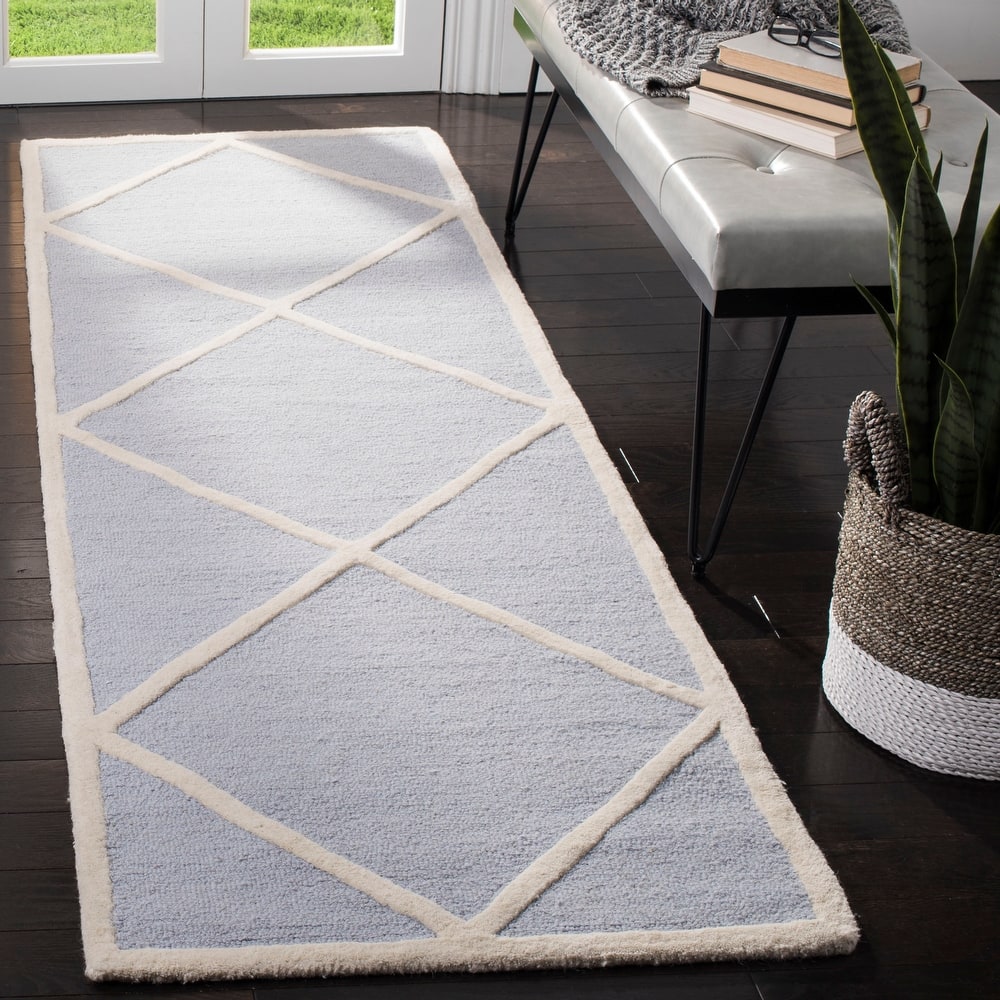 SAFAVIEH Handmade Cambridge Vija Modern Moroccan Wool Rug