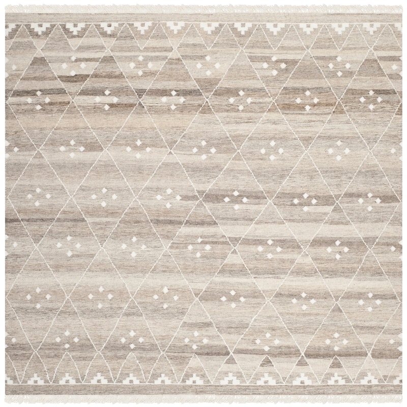 SAFAVIEH Handmade Natural Kilim Akmaral Wool Rug with Fringe - 7' Square - Natural/Ivory