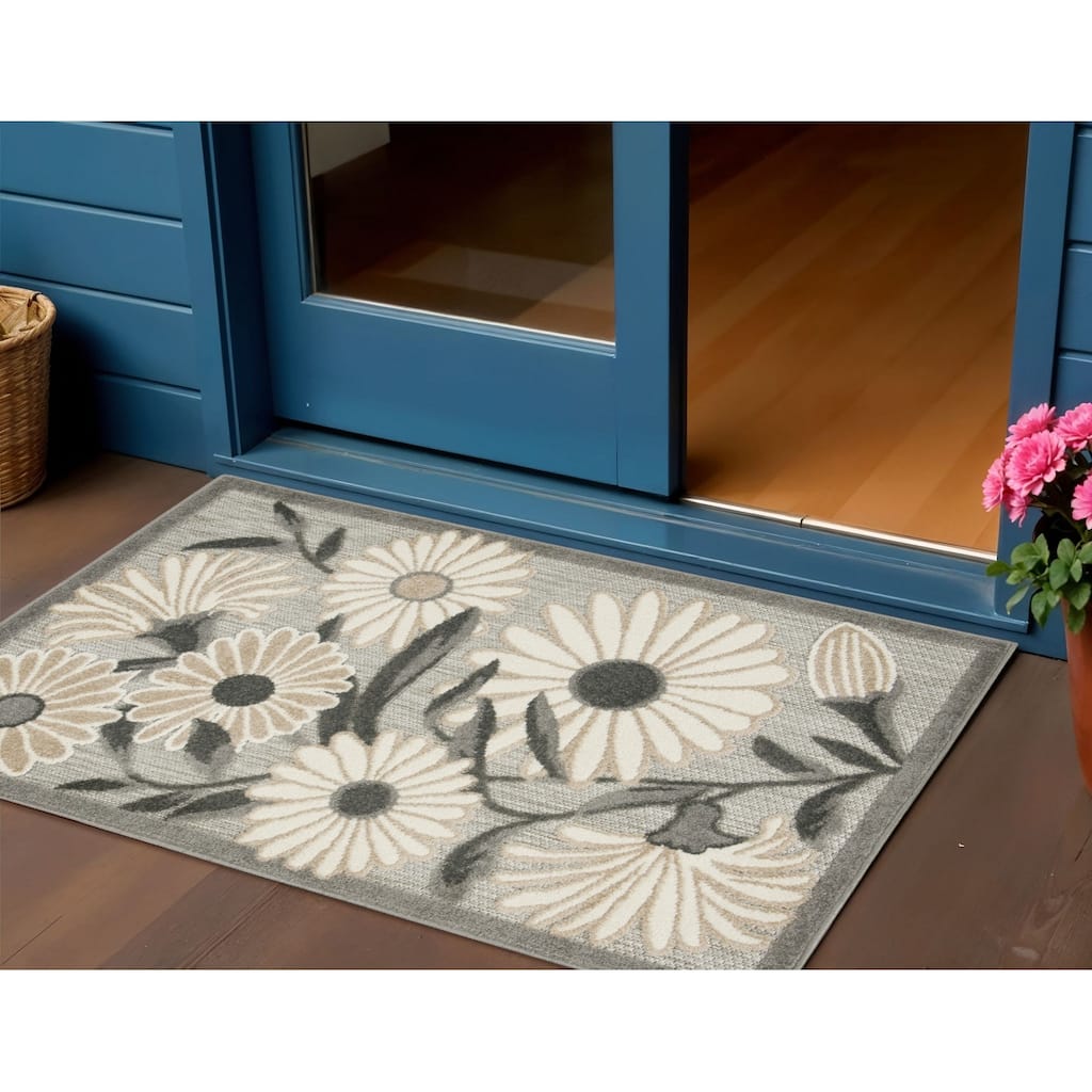 Bena Graceful Floral Color-Lock Technology Current & Stylish Outdoor Rug - 3' X 4'