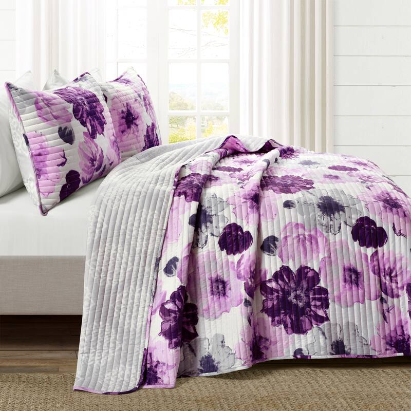 Levine Reversible Floral/ Damask 3-piece Quilt Set