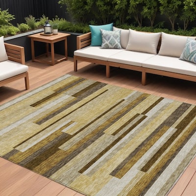 HomeRoots Striped Transitional Rectangle Outdoor Rug