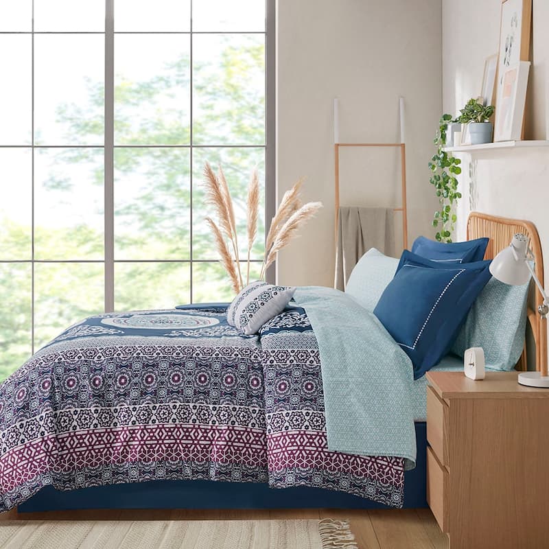 Intelligent Design Eleni Boho Comforter Set with Bed Sheets