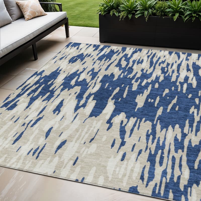 HomeRoots Abstract Transitional Rectangle Outdoor Rug - 5' X 8'