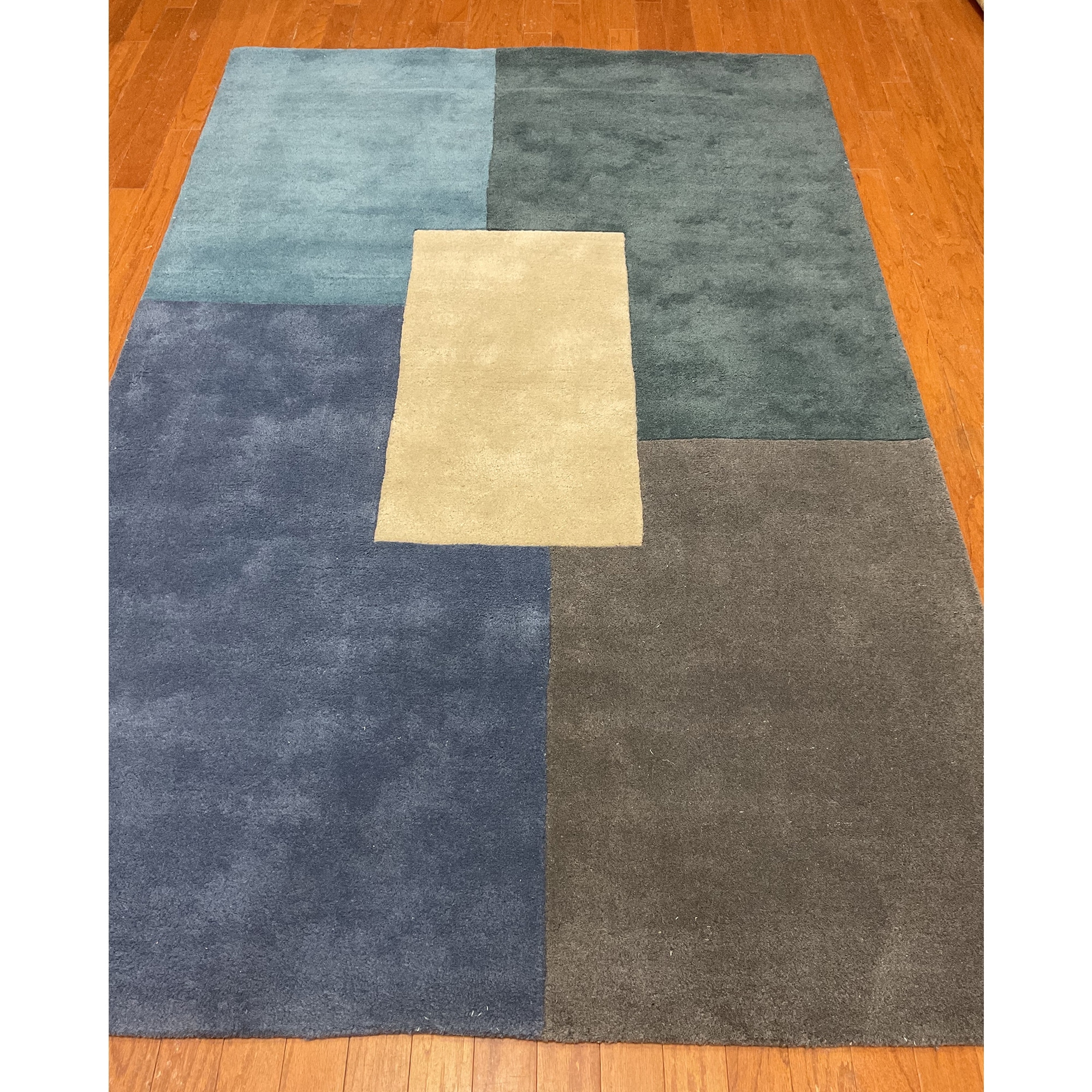 HERAT ORIENTAL Handmade Tibetan Colorblock Wool Rug - 5' x 8'
