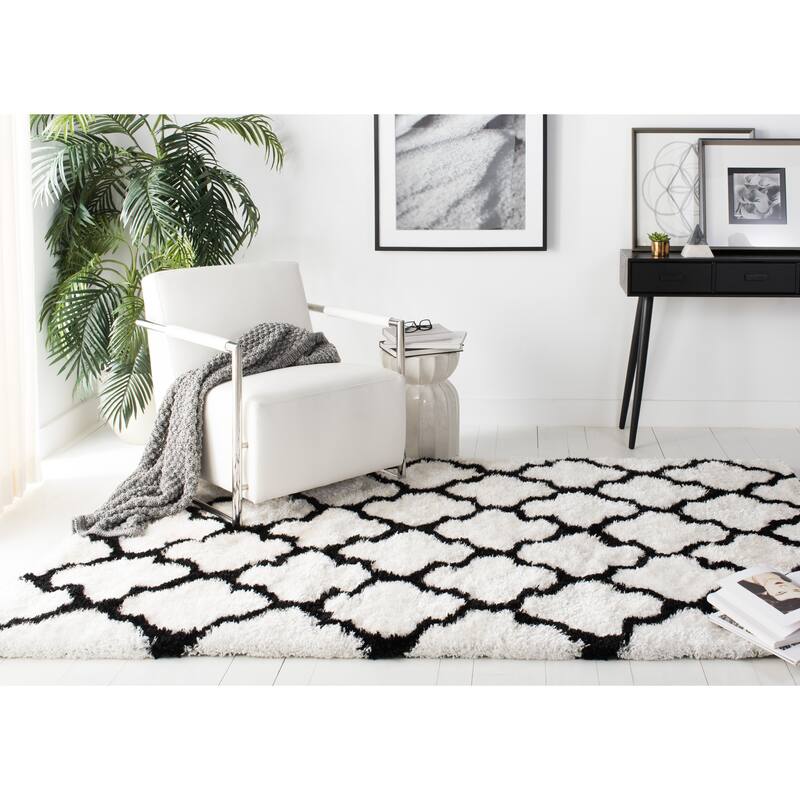 SAFAVIEH Handmade Barcelona Shag Kiyo Polyester Rug