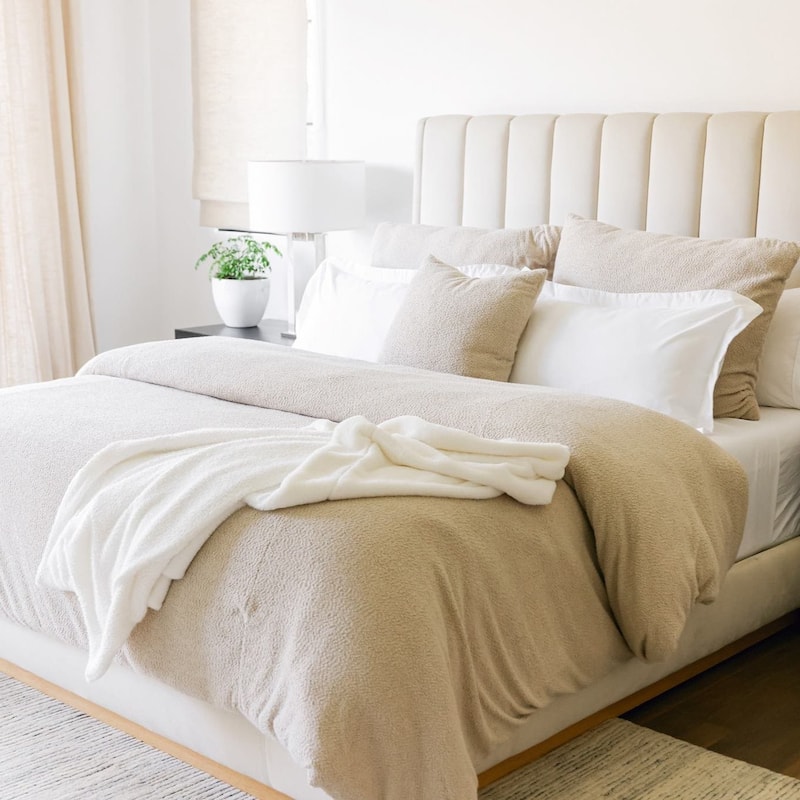 Jennifer Adams Chunky Super Soft Boucle Comforter