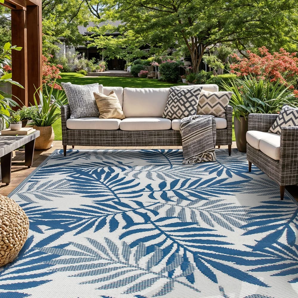 World Rug Gallery Palm Leaves Reversible Recycled Plastic Outdoor Rugs
