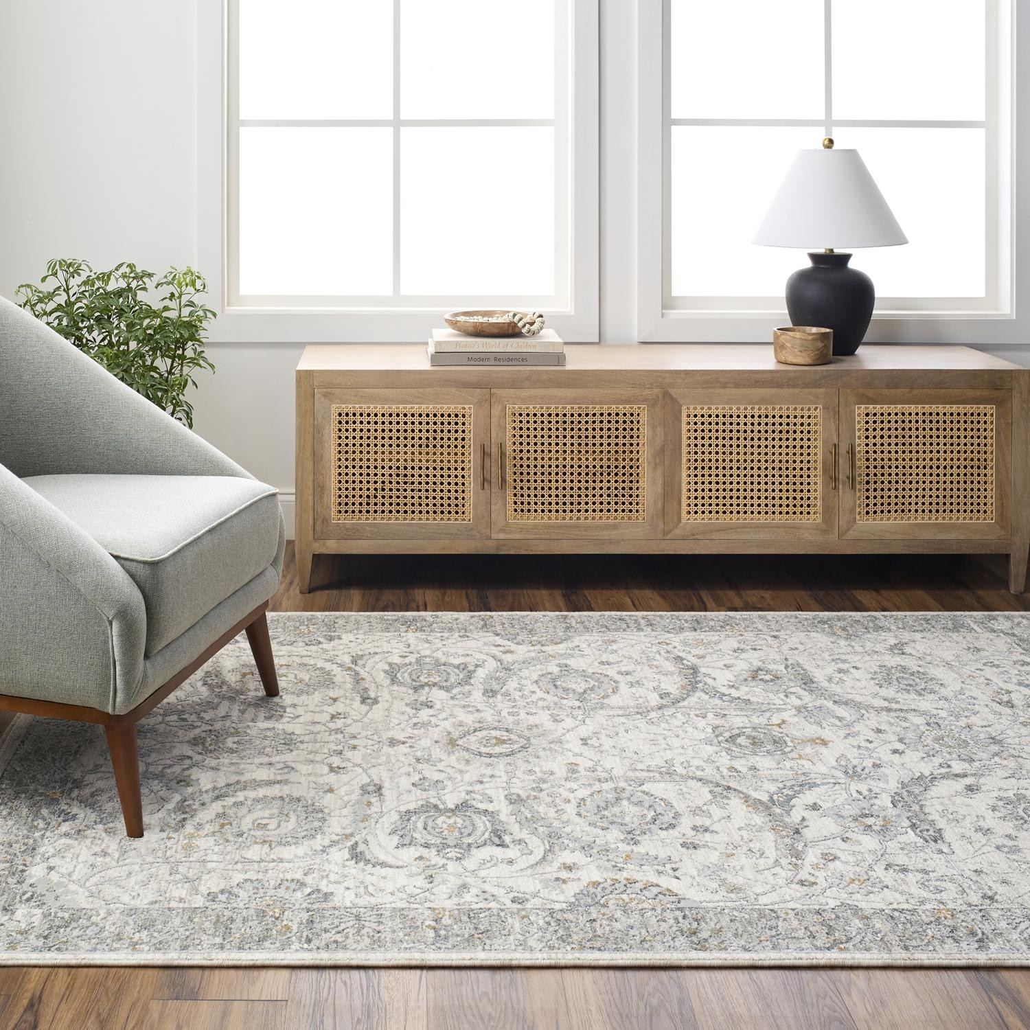 Livabliss Transitional Dresden Medallion Area Rug.