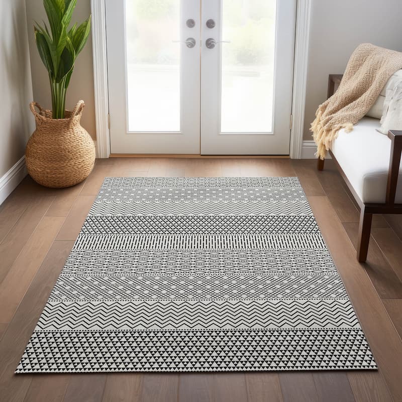 Machine Washable Indoor/ Outdoor Modern Stripes Chantille Rug