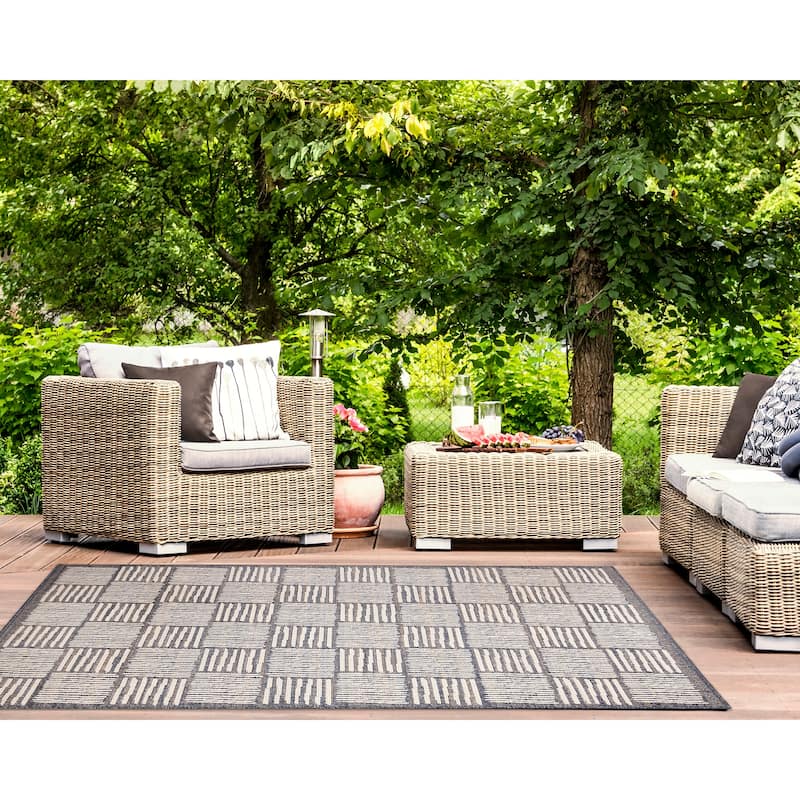 Liora Manne Cove Squares Indoor/Outdoor Rug
