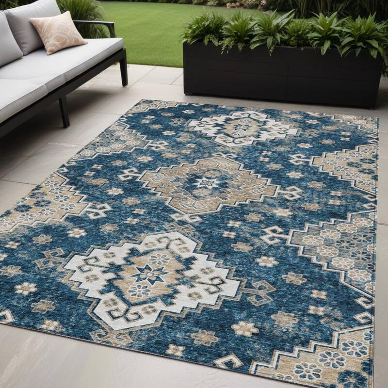 HomeRoots Medallion Traditional Rectangle Outdoor Rug - 5' X 8'