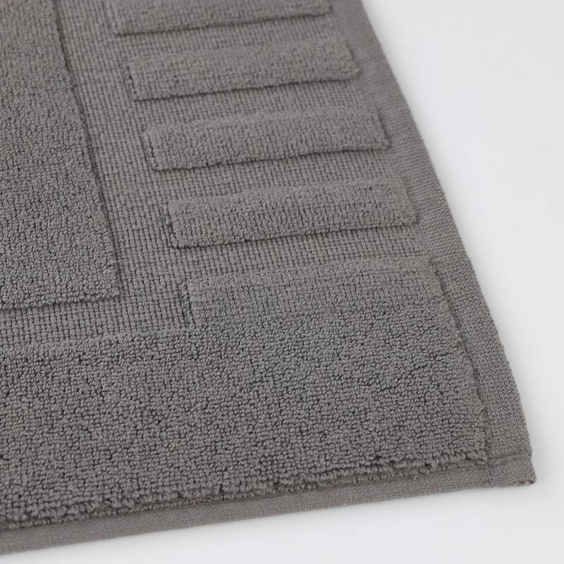 Blue Nile Mills 100% Cotton Solid Modern Geometric Border Absorbent Heavy Washable Bath Mats, Set of 2