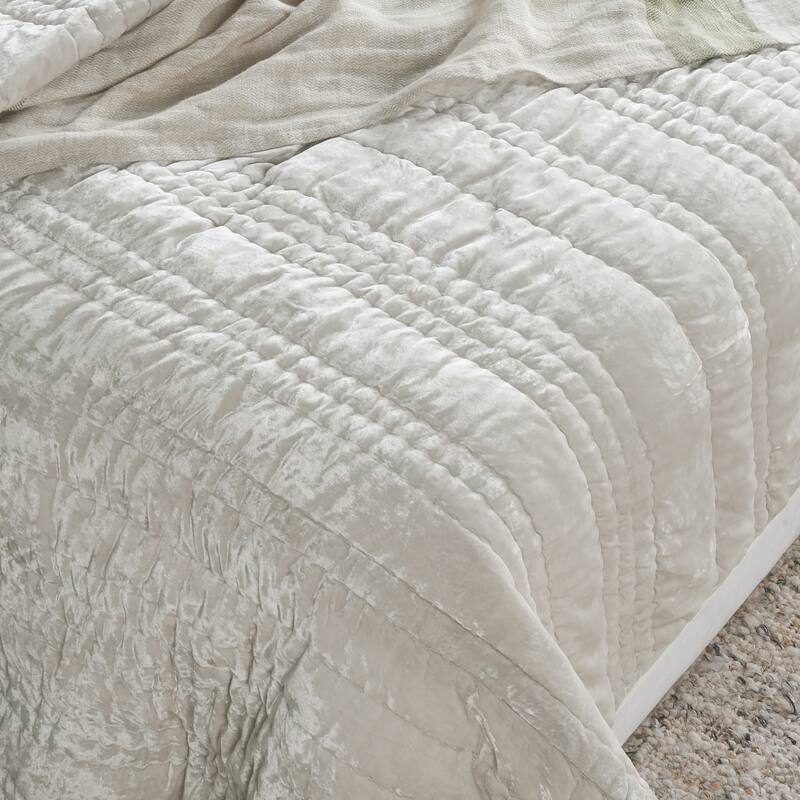 Villa by Classic Home Seville Velvet Quilt