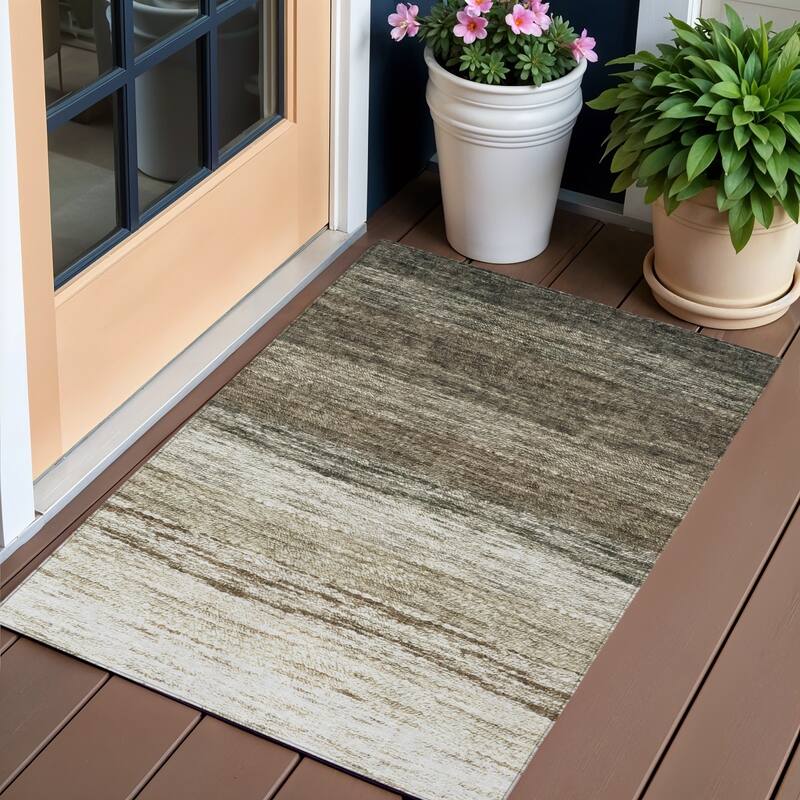 HomeRoots Ombre Transitional Rectangle Outdoor Rug - 3' x 5'