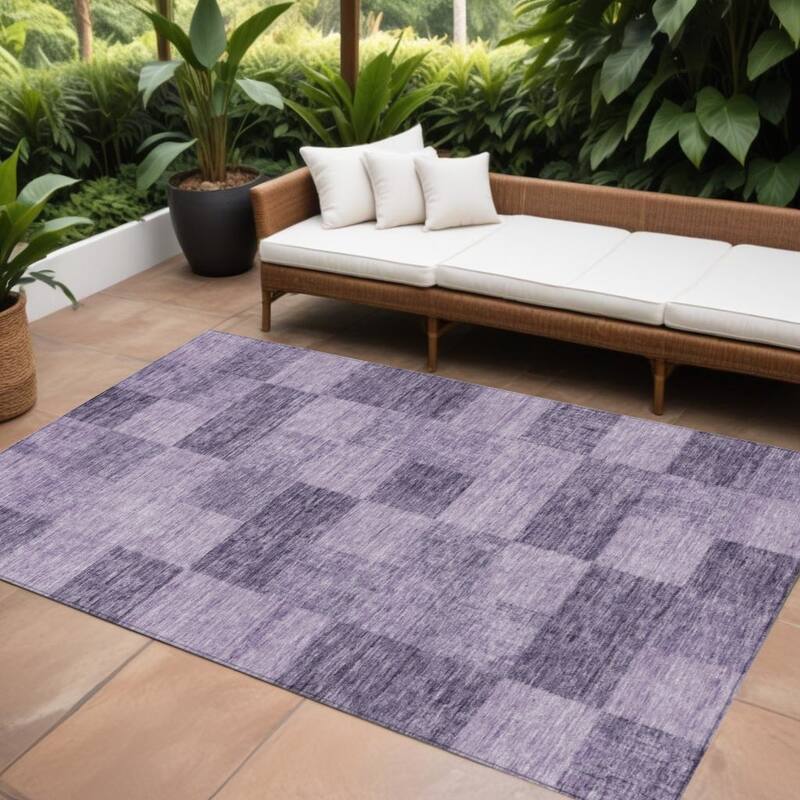 HomeRoots Geometric Transitional Rectangle Outdoor Rug - 10' X 14'