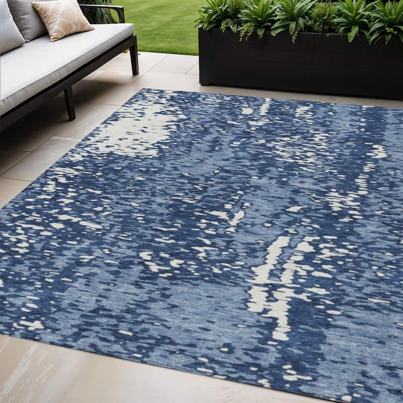 HomeRoots Abstract Transitional Rectangle Outdoor Rug - 5' X 8'