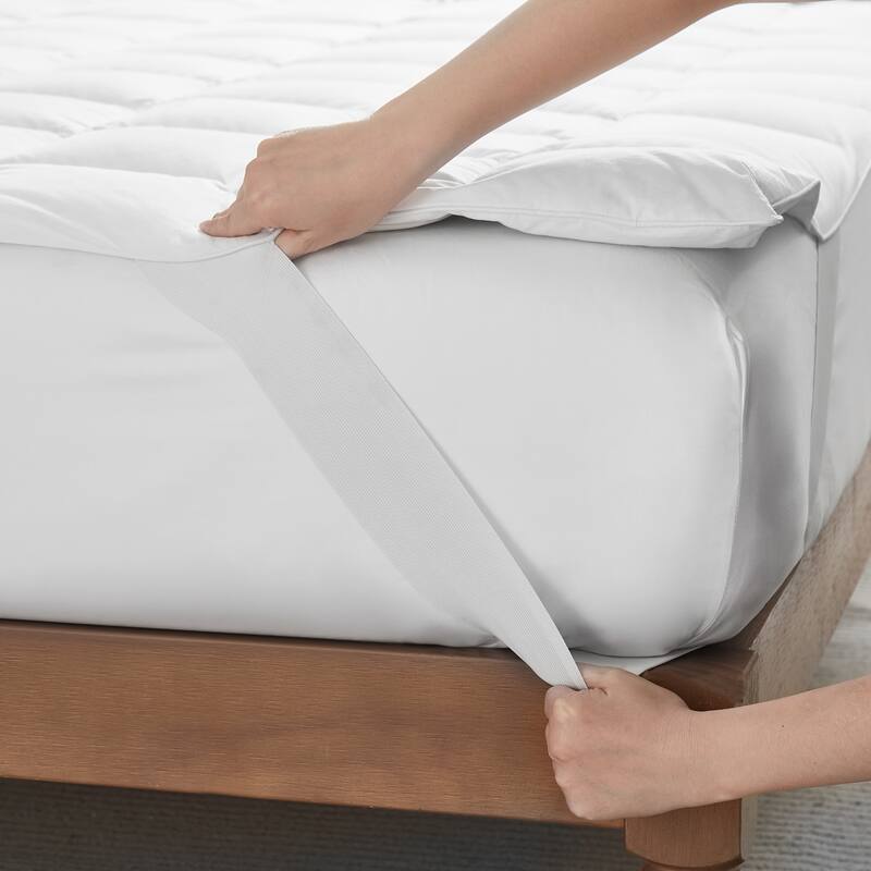 Cloud Embrace Down Mattress Pad by DOWNLITE