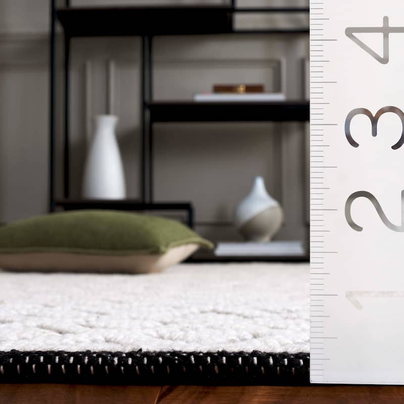 SAFAVIEH Handmade Vermont Latrice Wool Rug