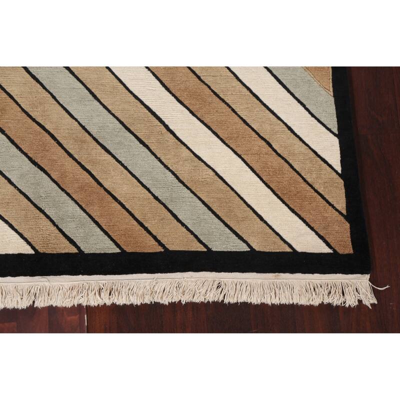 Contemporary Nepalese Vegetable Dye Area Rug Hand-knotted Wool Carpet - 6'1" x 8'10"