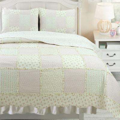 Light Peach Floral Patchwork Quilt Bedding Set