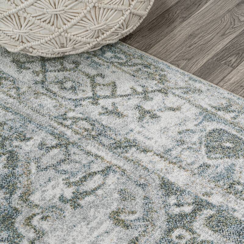 JONATHAN Y Shaii Distressed Medallion Low-Pile Machine-Washable Area Rug
