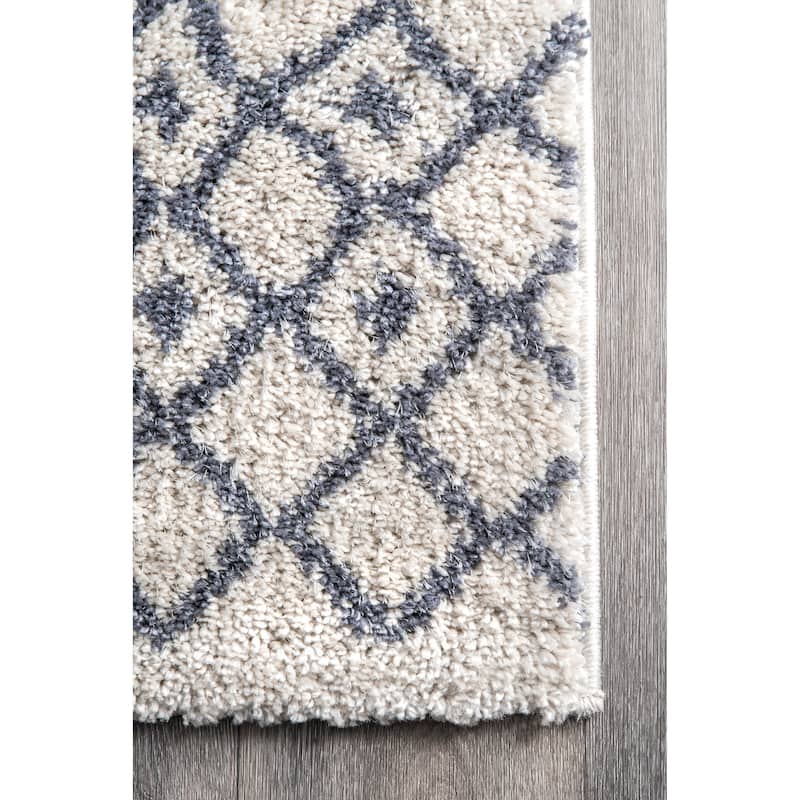 Nuloom Beige Geometric Moroccan Trellis Shag Rug