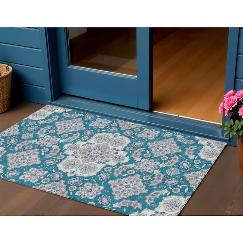 HomeRoots Medallion Traditional Rectangle Outdoor Rug - 3' x 5'