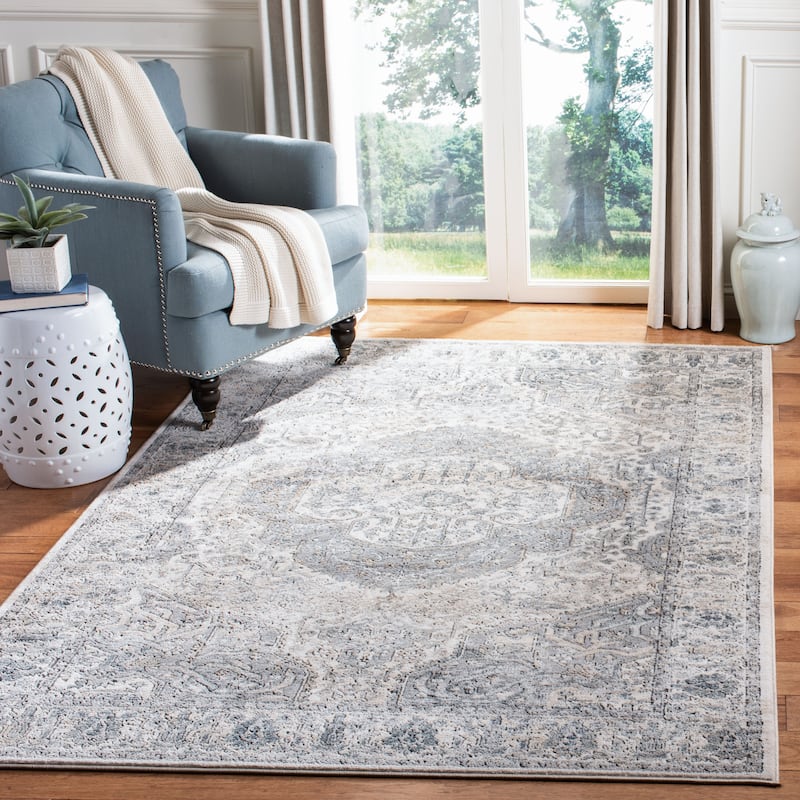 SAFAVIEH Oregon Emmy Traditional Oriental Rug - 6'7" Square - Ivory/Grey