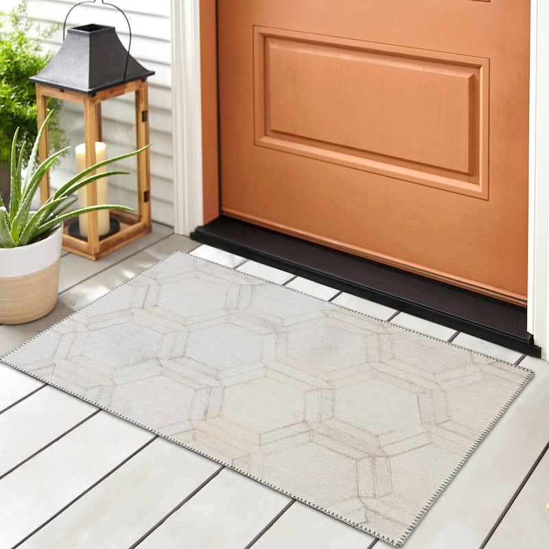 Indoor/ Outdoor Laredo Hexegon Faux Hide Patchwork Washable Area Rug - 1'8" x 2'6" - Ivory