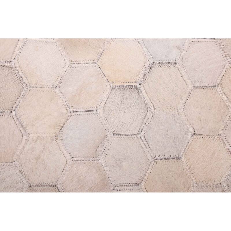 ECARPETGALLERY Handmade Cowhide Patchwork Ivory Leather Rug - 4'0 x 6'0