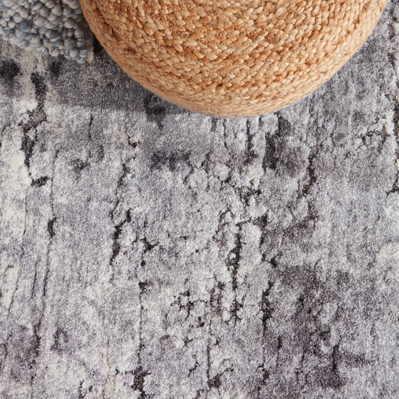 Coen Abstract Gray/ Ivory Area Rug