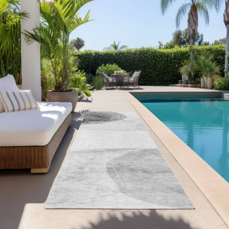 Machine Washable Indoor/ Outdoor Modern Chantille Rug