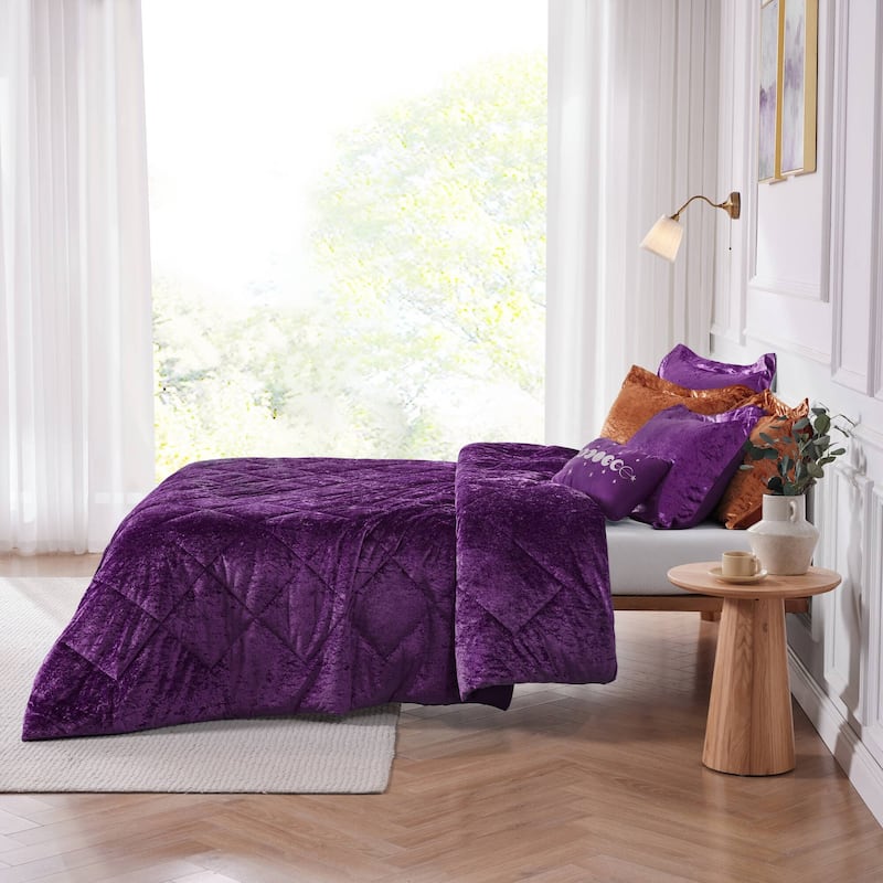 Intelligent Design Isabel Velvet Duvet Cover Set (Insert Excluded)