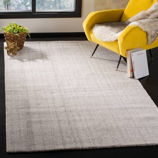 SAFAVIEH Handmade Abstract Nettie Modern Viscose Rug