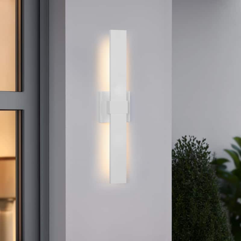 1-Light Black/White Aluminum LED Outdoor Wall Sconce