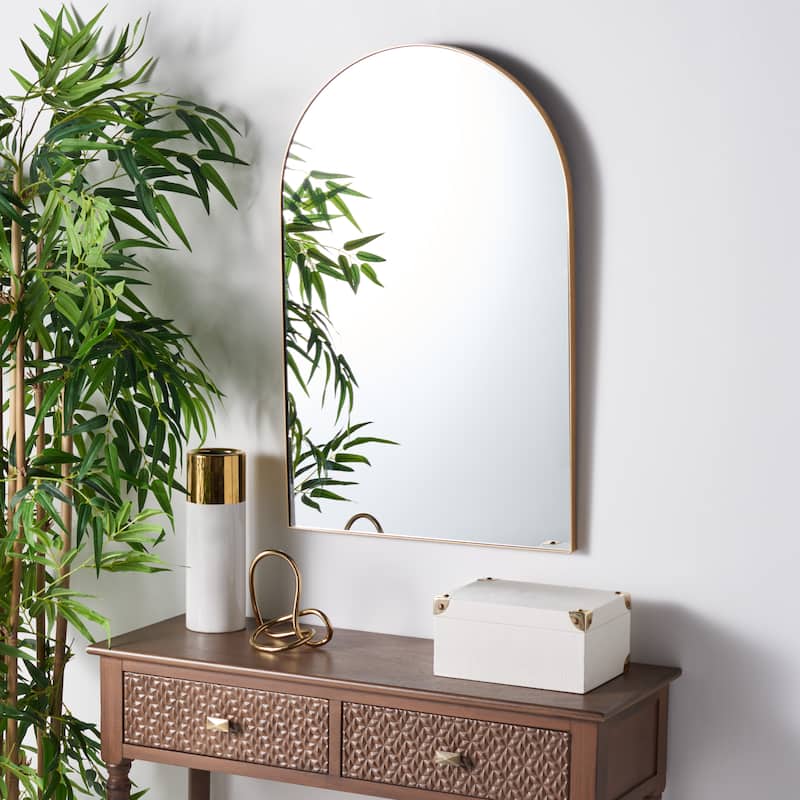 SAFAVIEH Britny 32-inch Arch-Crowned Top Gold Mirror - 20.3" W x 1" D x 31.8" H - 20Wx1Dx32H