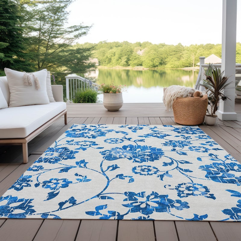 Machine Washable Indoor/ Outdoor Chantille Farmhouse Floral Rug - White - 3' x 5'